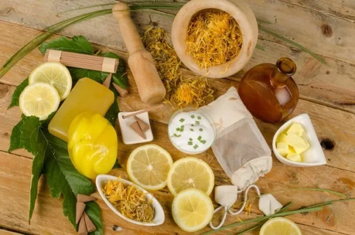 Các thành phần tự nhiên khi tiếp xúc với ánh nắng mặt trời hoặc không khí vẫn có thể gây kích ứng như thường (Nguồn:Internet)