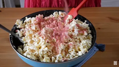 bỏng ngô vị dâu