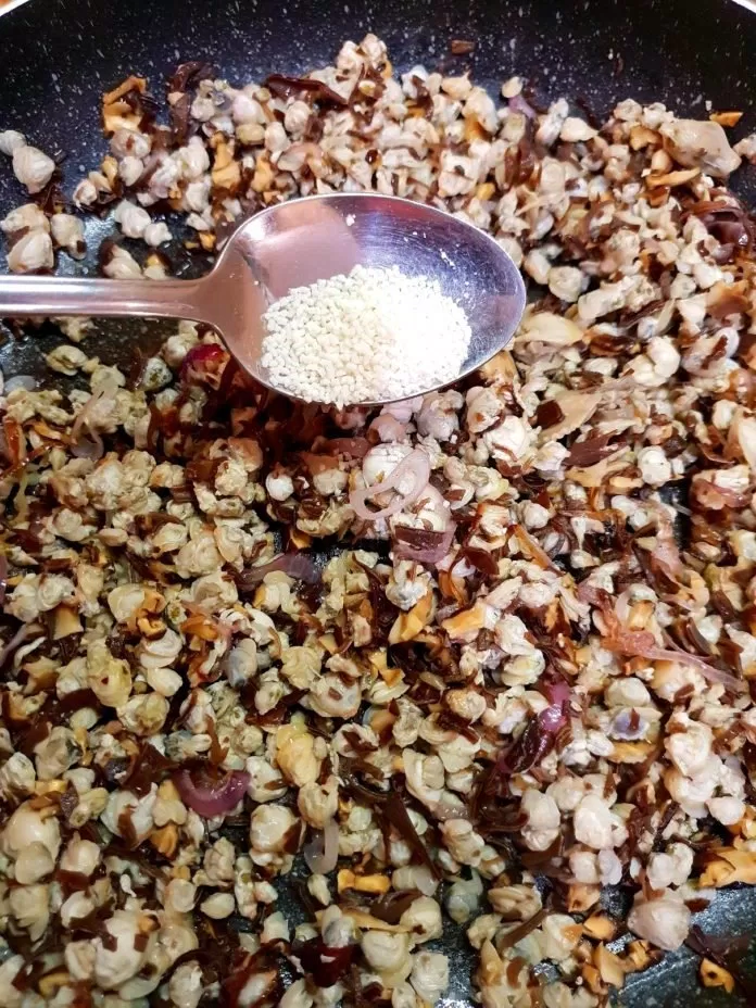 Nêm hạt nêm cho thịt hến (Nguồn : BlogAnChoi) Nêm hạt nêm cho thịt hến (Nguồn : BlogAnChoi)