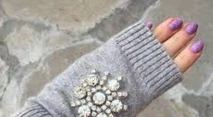 Đeo găng tay khi trời lạnh giúp bảo vệ đôi tay. (Nguồn: Internet)