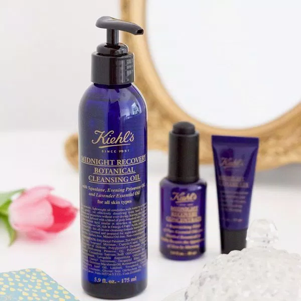 Review dầu tẩy trang Kiehls Midnight Recovery Botanical Cleansing Oil cleansing oil dầu tẩy trang Dầu tẩy trang Kiehls Dầu tẩy trang Kiehls Midnight Recovery Botanical Cleansing Oil Kiehls Kiehls Midnight Recovery Botanical Cleansing Oil Loveat1stshine mỹ phẩm Kiehls review mỹ phẩm tẩy trang Tẩy trang cho da nhạy cảm TheMakeaholics