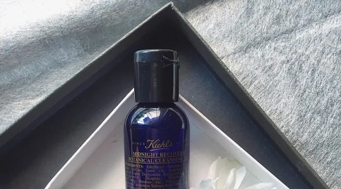 Review dầu tẩy trang Kiehls Midnight Recovery Botanical Cleansing Oil cleansing oil dầu tẩy trang Dầu tẩy trang Kiehls Dầu tẩy trang Kiehls Midnight Recovery Botanical Cleansing Oil Kiehls Kiehls Midnight Recovery Botanical Cleansing Oil Loveat1stshine mỹ phẩm Kiehls review mỹ phẩm tẩy trang Tẩy trang cho da nhạy cảm TheMakeaholics
