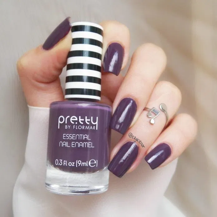 Màu sơn cực lạ, cực tây Smokey Violet. (ảnh: Internet)