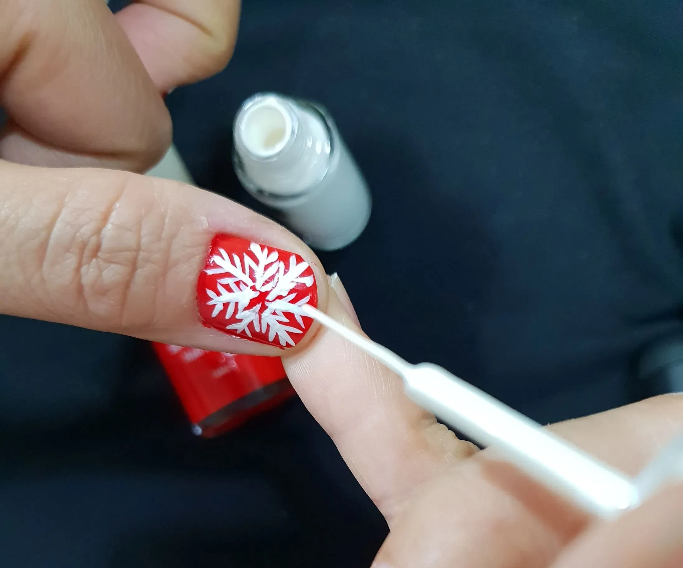 hướng dẫn sơn móng tay chào đón giáng sinh