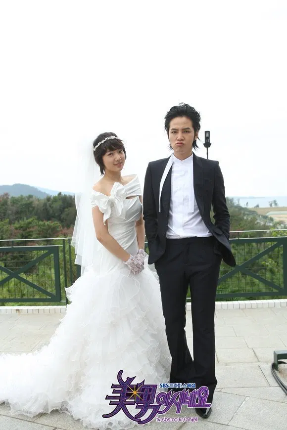 Mi Nyeo thành đôi cùng Hwang Tae Kyung. (Ảnh: Internet)