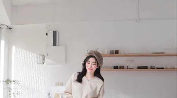 Áo len cổ tim