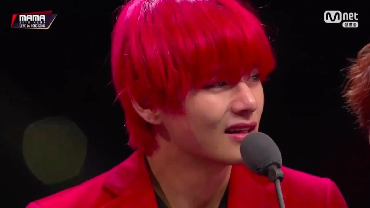 BTS MAMA 2018 Artist Of The Year V phát biểu tại MAMA 2018 Artist Of The Year