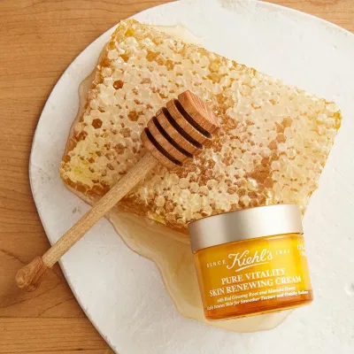 Review kem dưỡng ẩm trắng da Kiehls Pure Vitality Skin Renewing Cream chống lão hoá dưỡng ẩm kem dưỡng ẩm Kem dưỡng ẩm Kiehls Kem dưỡng ẩm Kiehls Pure Vitality Skin Renewing Cream kem dưỡng trắng da kem dưỡng trắng da mặt Kiehls Kiehls Pure Vitality Skin Renewing Cream Letsplaymakeup mỹ phẩm thiên nhiên review mỹ phẩm thương hiệu Kiehls trẻ hóa da