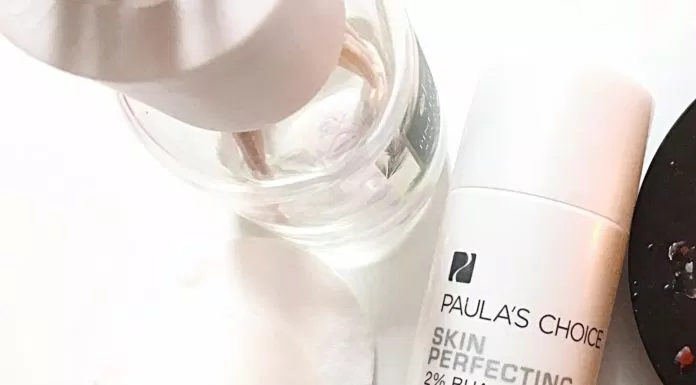Paula’s Choice Skin Perfecting 2% BHA Liquid là một trong những sản phẩm nổi tiếng nhất trong các dòng tẩy tế bào chết hóa học (Ảnh: Internet)