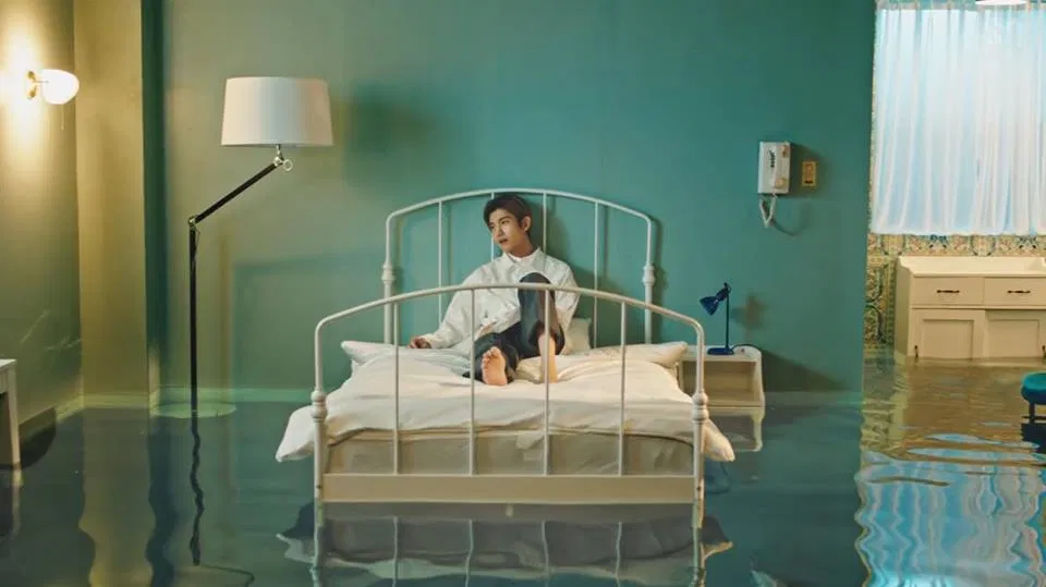Changmin trong mv "Truth"