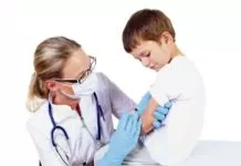 vacxin phải tiêm cho trẻ