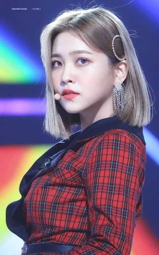 Yeri tỏa sáng với mái tóc ngắn vàng ánh kim gây sốt thời quảng bá "Peek a boo" Yeri Red Velvet
