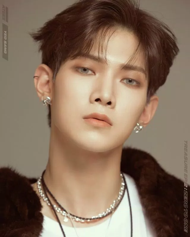 Yeosang (ATEEZ) là một trong số ít nam thần tượng cũng có mặt trong đội hoạt náo viên trước khi ra mắt. (Nguồn. Internet)