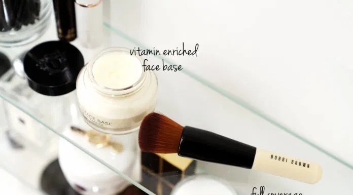 Bobbi Brown Vitamin Enriched Face Base