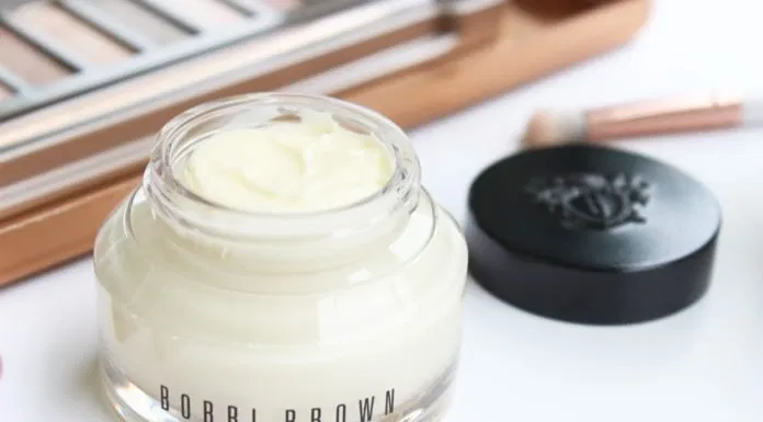 Bobbi Brown Vitamin Enriched Face Base