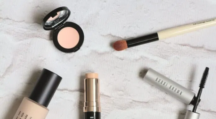 Bobbi Brown Vitamin Enriched Face Base