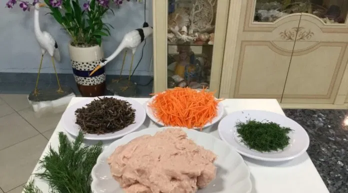 Chả hoa ngũ sắc nhân mì ống