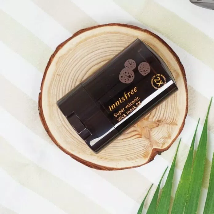 Innisfree Super Volcanic Stick Mask 2X có giá thành phải chăng và dễ tìm mua.