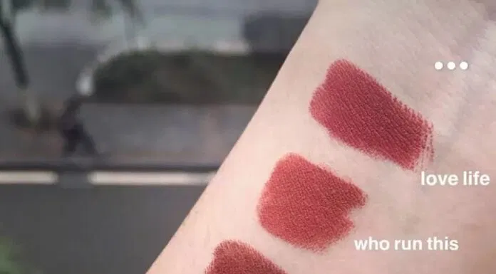 Son Colourpop Lippie Stix có độ bám màu lên đến 4-5 tiếng nếu không ăn uống (Ảnh: Internet)