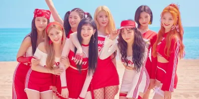với album phòng thu đầu tay mang tên Do It Amazing với bài hát chủ đề Somehow. Tên fanclub chính thức của nhóm là AI-D. Thông tin thành viên nhóm nhạc DIA