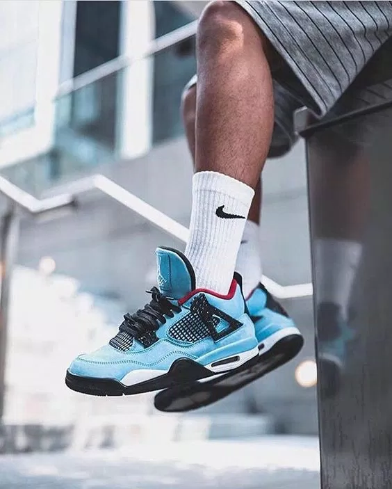 title Nike Air Jordan 4