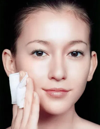 nước hoa hồng