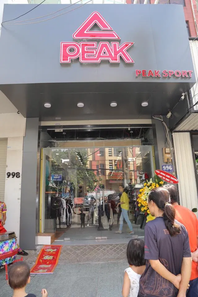 Top 10 shop giày thể thao uy tín tại Hà Nội
