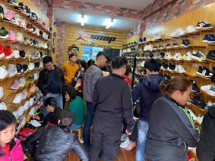 Top 10 shop giày thể thao uy tín tại Hà Nội