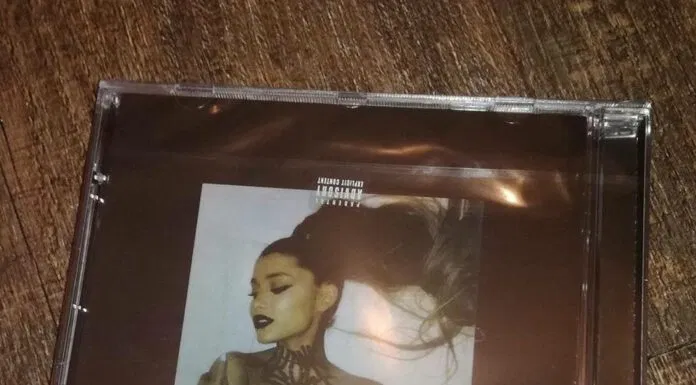 bìa album thank you, next thank you, next