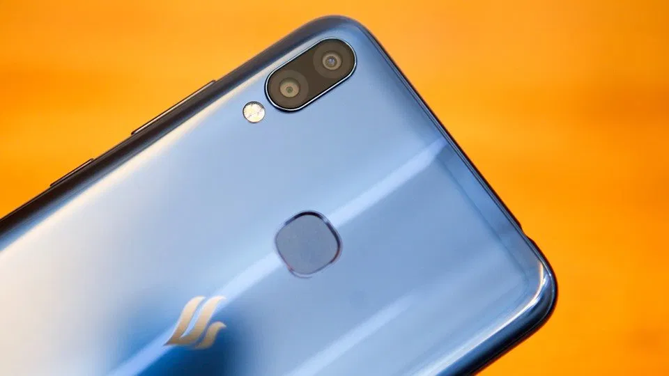 Camera kép vẫn được trang bị trên máy