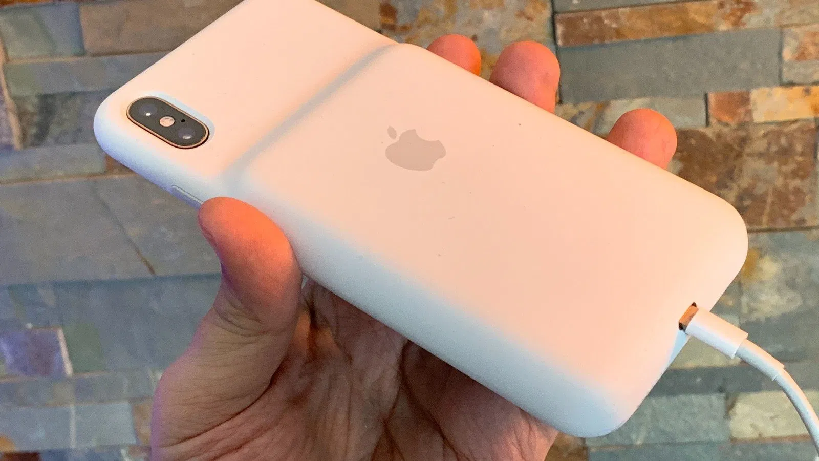 Cổng Lightning tiện dụng của ốp 