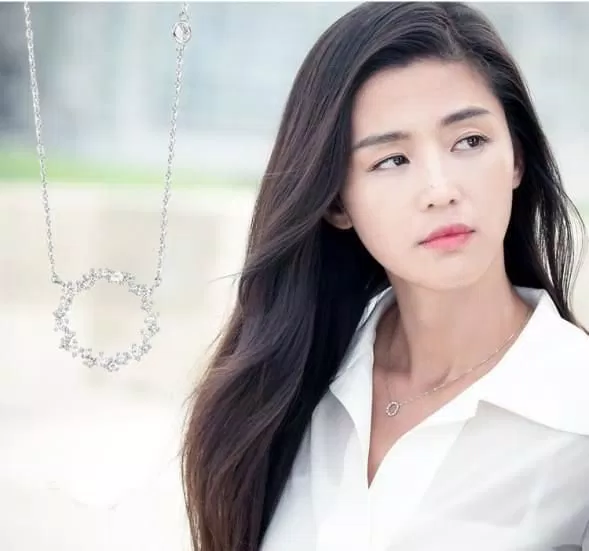 Trở nên xinh đẹp và tinh tế trong những thiết kế vô cùng đơn giản dây chuyền