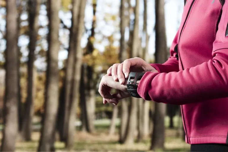 Duy trì khoảng cách 6km mỗi ngày để đạt được mục tiêu nhanh chóng Duy trì khoảng cách 6km mỗi ngày để đạt được mục tiêu nhanh chóng