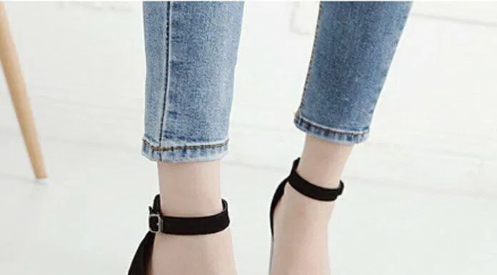 Giày cao gót quai ngang là lựa chọn của cô nàng yêu sự tối giản giày cao gót
