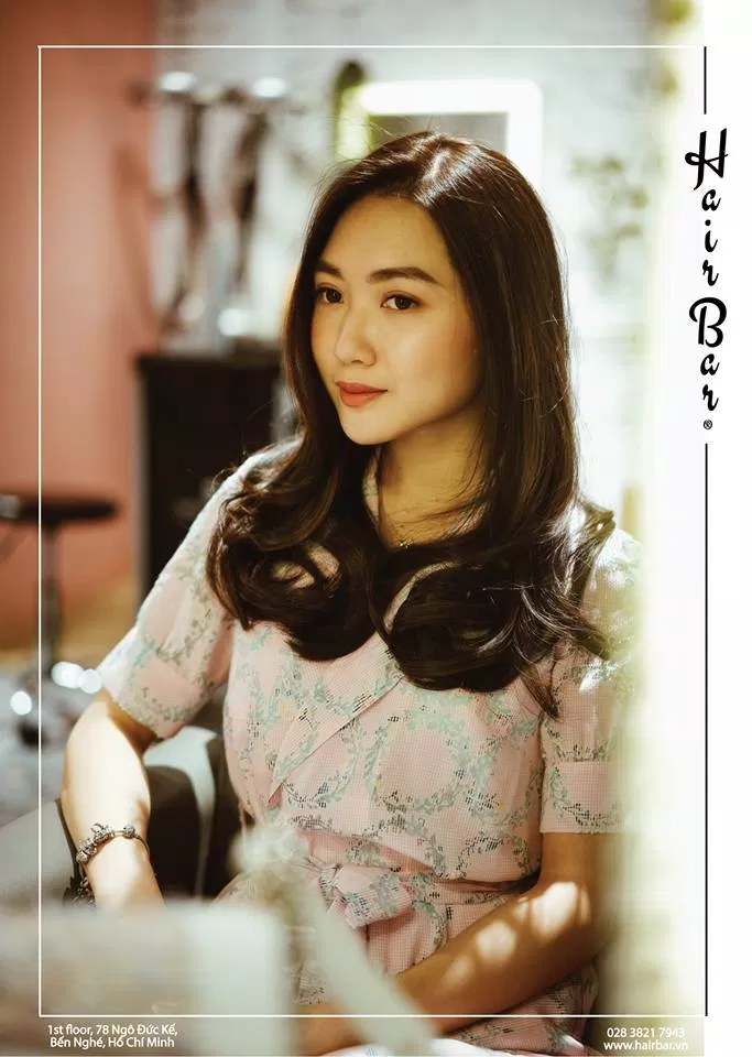 Chloe Nguyen cũng vô cùng thích thú khi làm tóc tại đây (Nguồn: Hair Bar Viet Nam) Chloe Nguyen cũng vô cùng thích thú khi làm tóc tại đây (Nguồn: Hair Bar Viet Nam)
