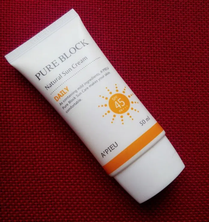 Thiết kế xinh sắn của A’pieu Pure Block Natural Daily Sun Cream