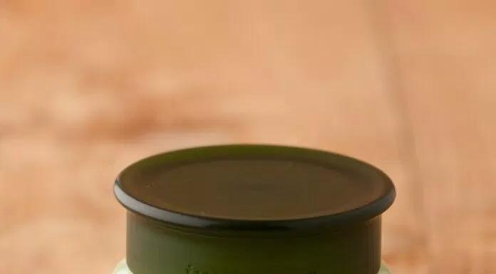 Kem dưỡng ẩm Innisfree Green Tea Fresh Cream nằm trong bộ sưu tập Green Tea nổi tiếng