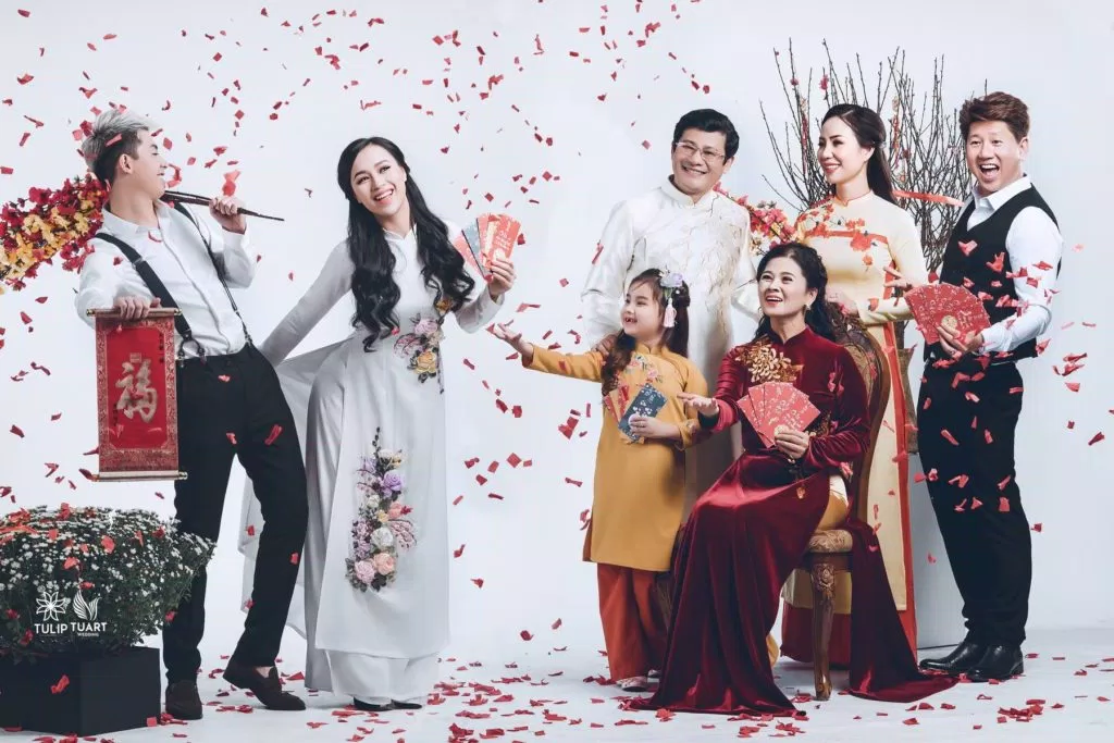 Album ảnh đại gia đình lưu giữ từng khoảnh khắc đẹp mà mẹ có thể xem lại mỗi ngày.