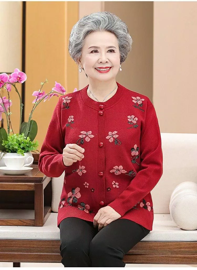 Áo len ấm áp dành cho mẹ những ngày trái gió trở trời.