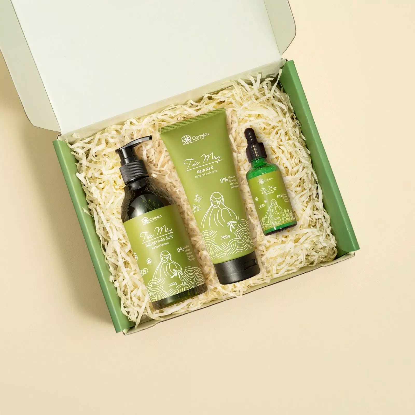 Bộ ba sản phẩm dầu gội, kem xả và hair serum dưỡng tóc.