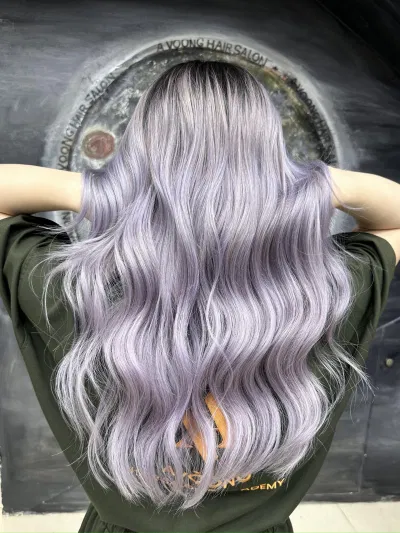 Mẫu tóc cực cuốn hút tại A Vòong Hair Salon & Academy.