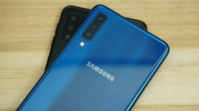 3 camera trên Galaxy A7 (2018)