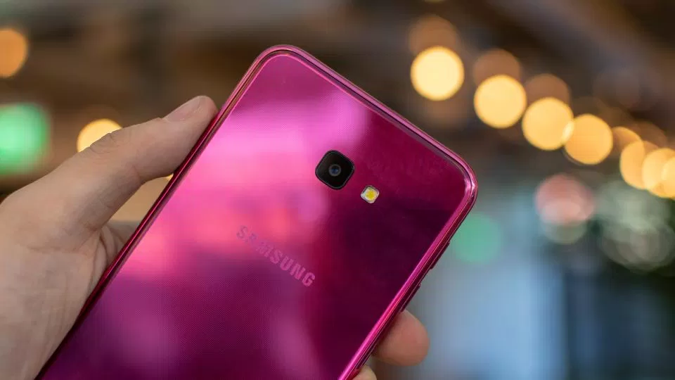 Camera đơn chụp ổn trong tầm giá