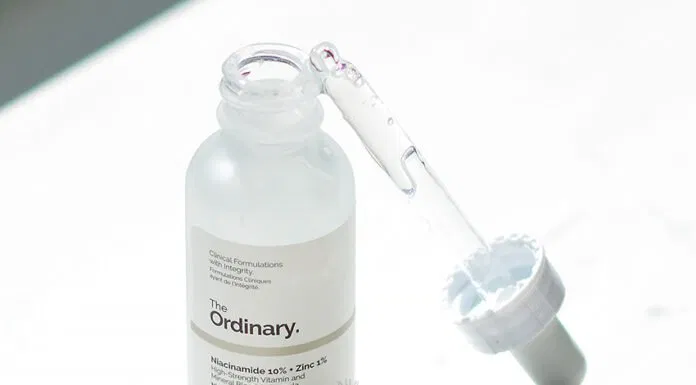 The Ordinary Niacinamide 10% + ZinC 1% có tất cả những công dụng tuyệt vời mang đến cho các nàng một làn da láng mịn căng bóng (nguồn: Internet)