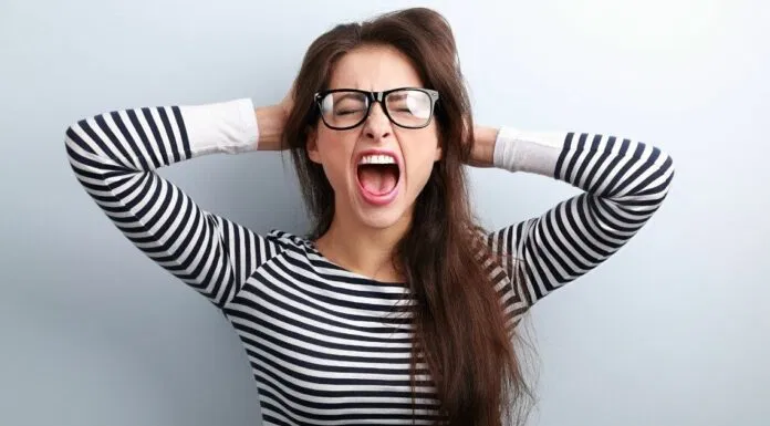 Tính cách thất thường vào những ngày đèn đỏ khiến bạn bị mọi người xa lánh Tính cách thất thường vào những ngày đèn đỏ khiến bạn bị mọi người xa lánh