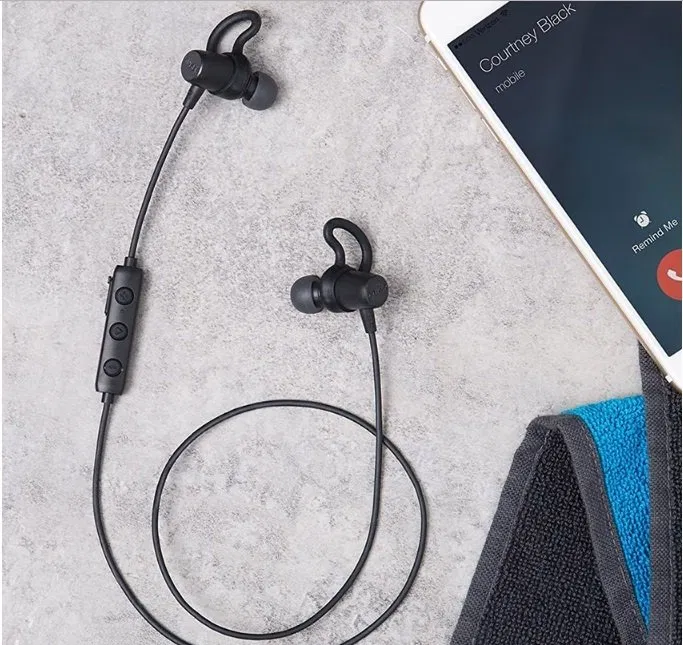Anker Soundbuds Surge với thiết kế gọn nhẹ tạo cảm giác thoải mái