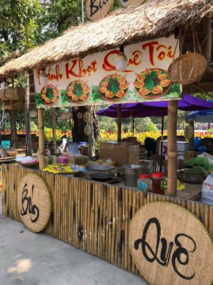 Gian hàng bánh quê tại khu ẩm thực Chợ Quê
