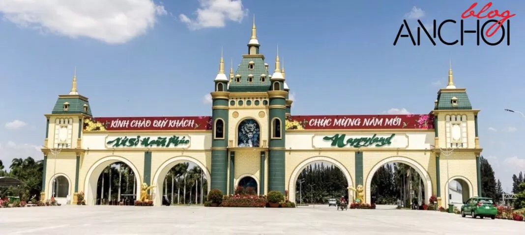 Cổng chào khu du lịch Happyland