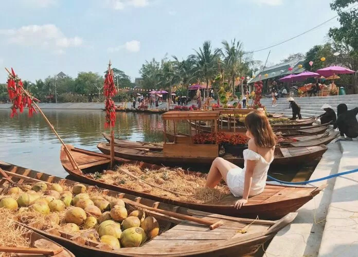 Một góc chợ nổi miền Tây tại Happyland