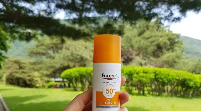 Review kem chống nắng dành cho da dầu mụn Eucerin Sun Gel Creme Oil Control SPF 50+ - BlogAnChoi